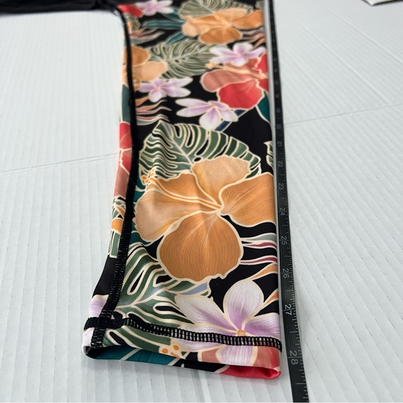 Hurley Black Floral Long Sleeve Rash Guard – UPF 50+ Swim Top, Women’s XL - Picture 4 of 11